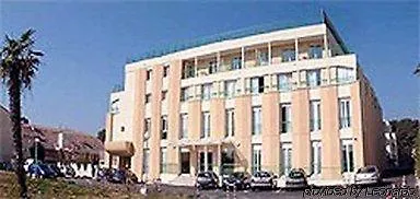 Inter-hotel Sea Side Park Apart Otel Villeneuve-Loubet